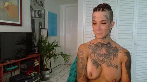 Snapshot of tattooed_natalia chatting on April 2026 07:58:01 PM Natalia 3 online show from April 2026 07:58:01 PM