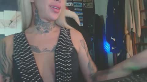 Snapshot of tatuada_safada chatting on November 2025 02:34:02 AM tatuada_safada online show from November 2025 02:34:02 AM