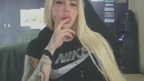 Snapshot of tatuada_safada chatting on December 2025 06:33:01 AM tatuada_safada online show from December 2025 06:33:01 AM