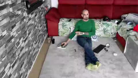 Snapshot of tatuadorhotxxx chatting on December 2025 11:56:02 PM Tatuado20cm online show from December 2025 11:56:02 PM