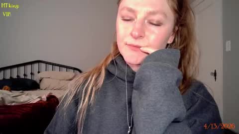 Snapshot of tatum__kahlo chatting on April 2026 04:01:01 PM TATUM ALL MY LINKS online show from April 2026 04:01:01 PM