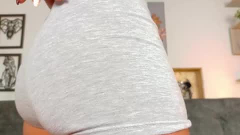 Snapshot of taty_miller chatting on November 2025 09:02:01 PM Taty Miller online show from November 2025 09:02:01 PM