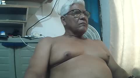 Snapshot of tavo58 chatting on September 2025 07:50:02 PM alvarito online show from September 2025 07:50:02 PM