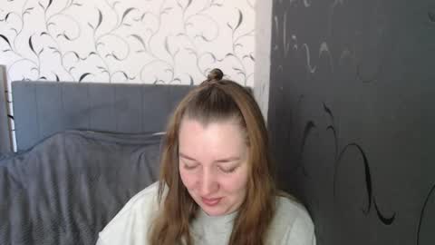 Snapshot of taxxxu chatting on April 2026 06:30:02 AM Diana online show from April 2026 06:30:02 AM