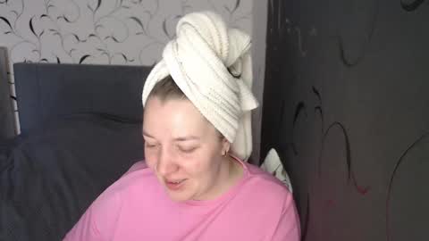 Snapshot of taxxxu chatting on April 2026 05:58:02 AM Diana online show from April 2026 05:58:02 AM