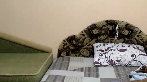 Taya online show from November 2025 05:53:01 PM