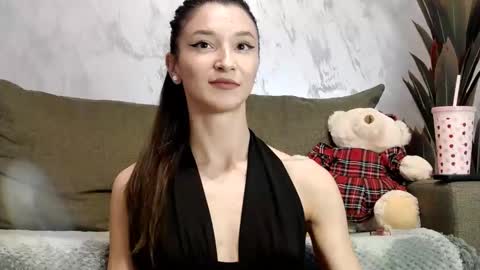 TayaKayan online show from November 2025 12:27:02 PM