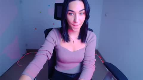 Tayla online show from October 2025 12:03:02 PM