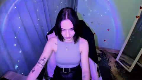 Tayla online show from November 2025 08:05:01 AM