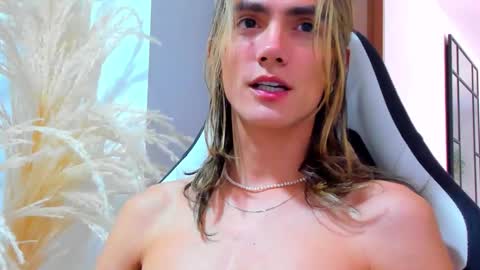 tayler_swift1 online show from October 2025 02:50:01 PM