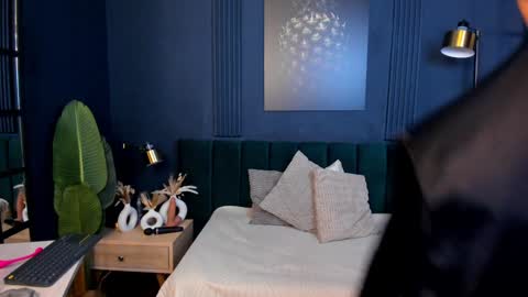 Taylor Bennet online show from February 2025 06:15:02 PM