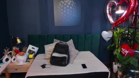 Taylor Bennet online show from February 2025 12:11:01 PM