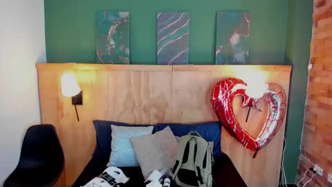 Taylor Bennet online show from February 2025 12:05:02 PM