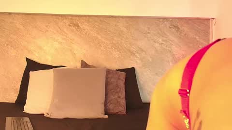 Snapshot of taylor_evanss1 chatting on October 2025 06:04:01 AM Taylor online show from October 2025 06:04:01 AM