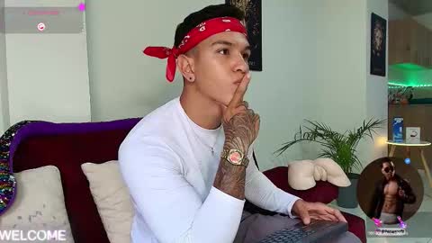 Snapshot of taylor_johnn chatting on September 2025 09:58:02 PM Penagos zz online show from September 2025 09:58:02 PM