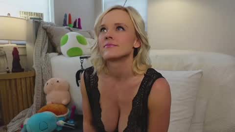 Snapshot of taylor_love_303 chatting on February 2025 08:58:02 PM Taylor -- online show from February 2025 08:58:02 PM