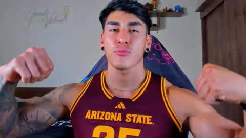 taylor_mclane1 online show from April 2026 06:42:02 PM