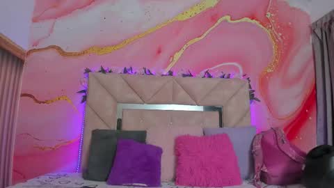 Oriana online show from November 2025 10:59:01 AM