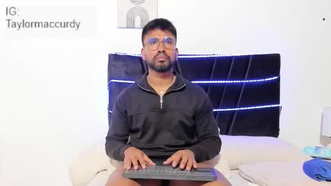 taylormaccurdy_ online show from December 2025 02:10:02 PM