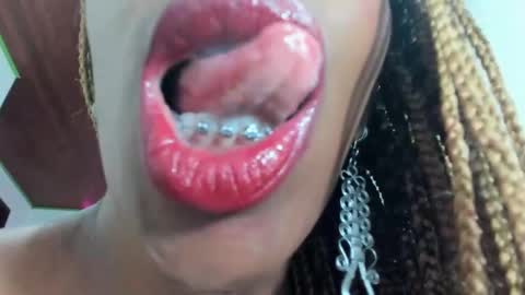 taylorslims online show from February 2025 03:49:02 PM