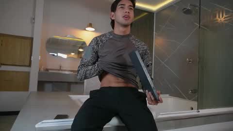 taylorsmiths_ online show from December 2025 03:01:01 AM