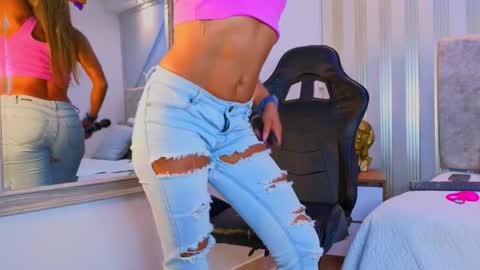 Snapshot of tayra_pradit chatting on March 2026 06:57:01 PM tayra online show from March 2026 06:57:01 PM