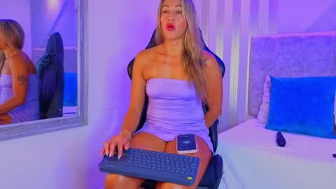 Snapshot of tayra_pradit chatting on May 2026 08:16:02 PM tayra online show from May 2026 08:16:02 PM