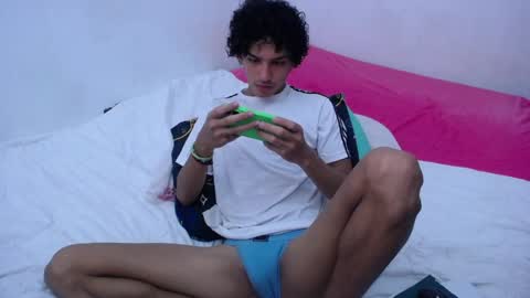 Tayron online show from December 2024 04:11:01 PM