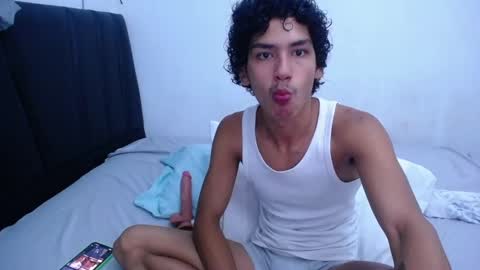 Tayron online show from March 2025 09:32:02 PM