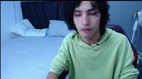 Tayron online show from October 2025 04:30:01 PM