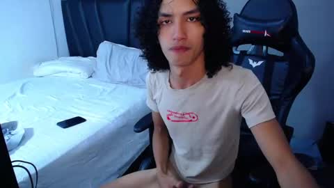 Snapshot of tayronx33 chatting on March 2026 05:50:01 PM Tayron online show from March 2026 05:50:01 PM