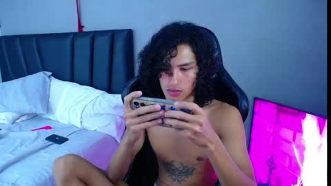 Snapshot of tayronx33 chatting on April 2026 06:41:01 PM Tayron online show from April 2026 06:41:01 PM