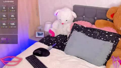 Snapshot of tayssa_maravilh chatting on March 2026 01:33:01 AM TAYSSA ONLINE FROM 0630 PM - 1130 PM COLOMBIAN HOUR online show from March 2026 01:33:01 AM