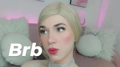 Sofia online show from October 2025 03:10:01 PM