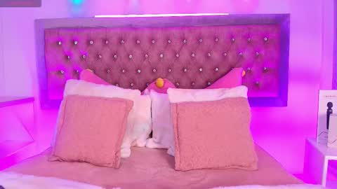 Sofia online show from November 2025 12:49:01 PM