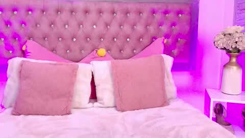 Sofia online show from January 2026 12:08:02 PM