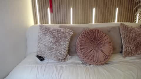 Snapshot of tayzon_foxxx chatting on March 2026 08:37:01 PM Sofia online show from March 2026 08:37:01 PM