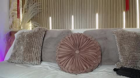 Snapshot of tayzon_foxxx chatting on April 2026 08:17:01 PM Sofia online show from April 2026 08:17:01 PM