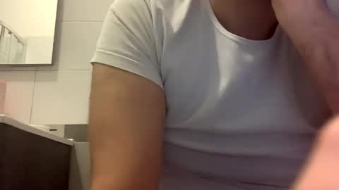 Tbest1986 online show from March 2026 04:56:02 PM