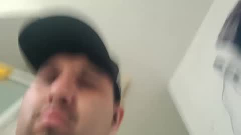 Snapshot of tboy833 chatting on September 2025 04:00:01 PM Luis online show from September 2025 04:00:01 PM