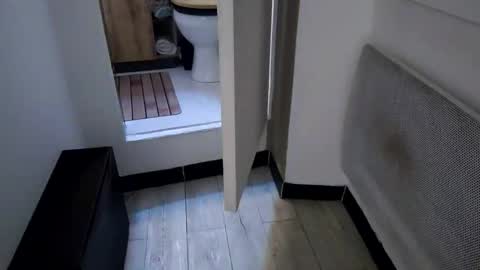 Snapshot of tchoop64 chatting on February 2026 02:10:01 AM tchoop64 online show from February 2026 02:10:01 AM