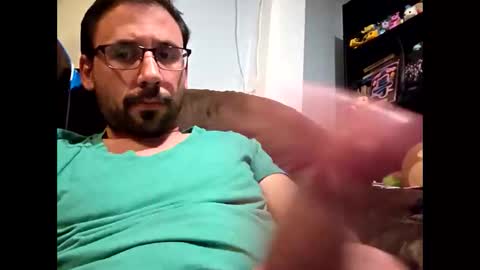 Snapshot of tdog1989007 chatting on May 2026 11:45:02 PM tdog1989007 online show from May 2026 11:45:02 PM