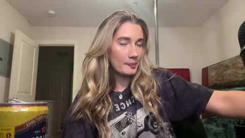 Katy online show from October 2025 02:48:02 AM