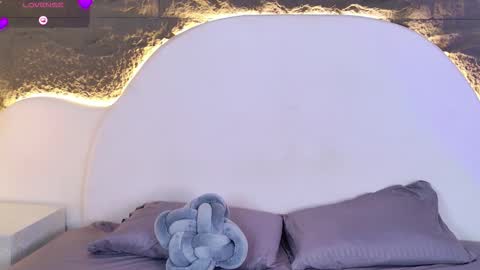 Bruna online show from December 2025 07:53:02 PM