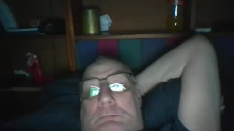 Snapshot of tebb61 chatting on May 2026 08:30:02 AM Mark online show from May 2026 08:30:02 AM