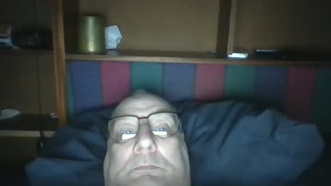 Snapshot of tebb61 chatting on May 2026 07:27:01 AM Mark online show from May 2026 07:27:01 AM