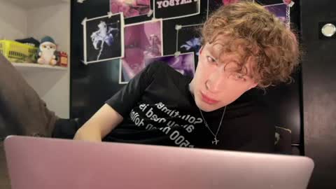 Snapshot of technoracer chatting on April 2026 02:23:02 AM Alice online show from April 2026 02:23:02 AM