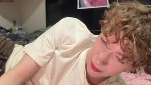 Snapshot of technoracer chatting on April 2026 07:08:02 PM Alice online show from April 2026 07:08:02 PM