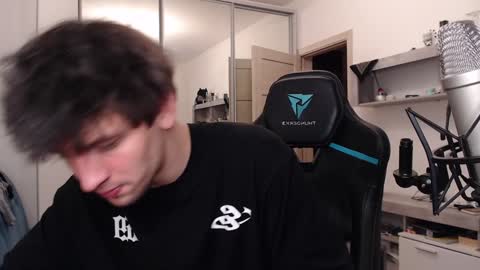 Teddy online show from December 2024 06:16:01 PM