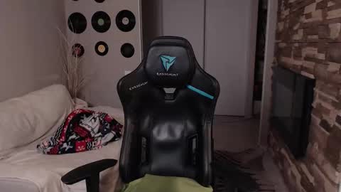 Teddy online show from March 2026 04:17:02 AM